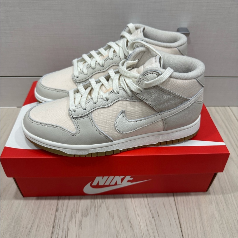 Nike Cream and Gray Minimalist Sneakers - Picture 3 of 5